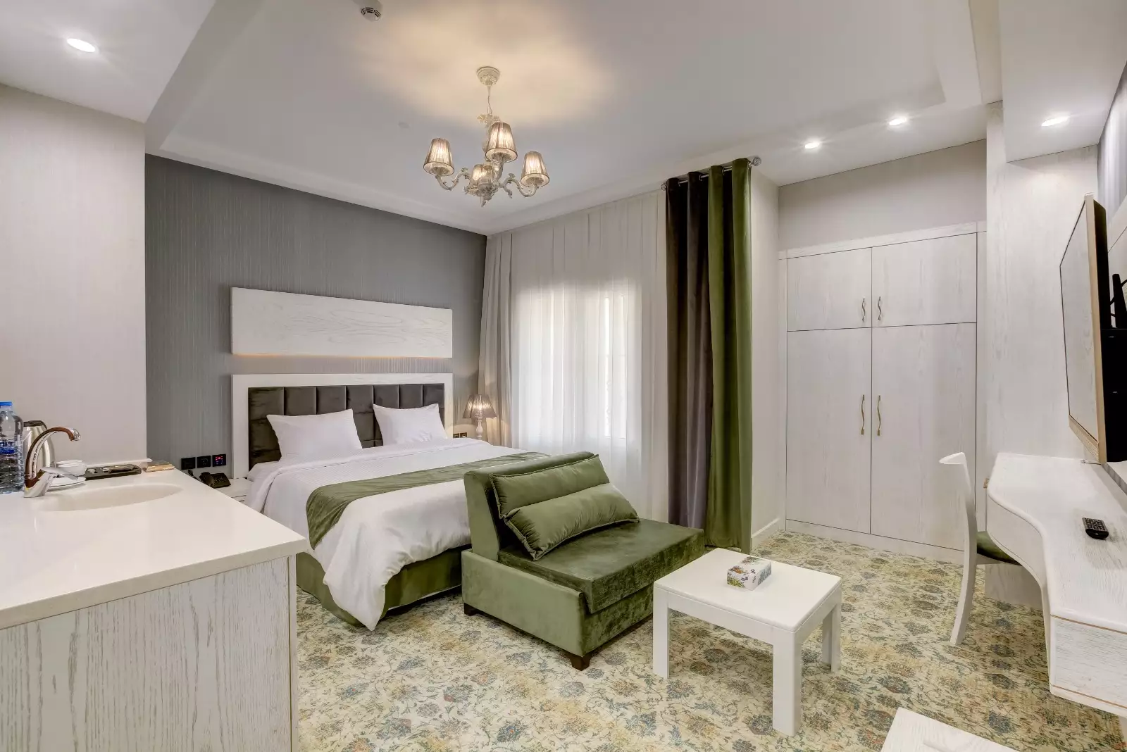 Alibaba https://cdn.alibaba.ir/ostorage/hotel-accommodation-images/6804b53619aa61e2a799afd2_دبل استاندارد (2).webp